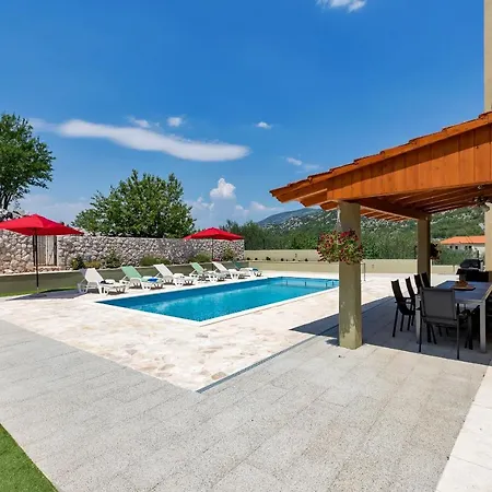 White House Rastovac Zagvozd