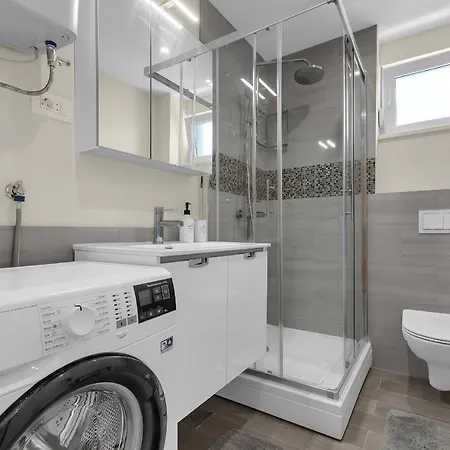 White House Rastovac Zagvozd